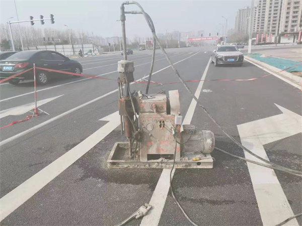 博乐公路路面下沉沉降开裂注浆加固施工