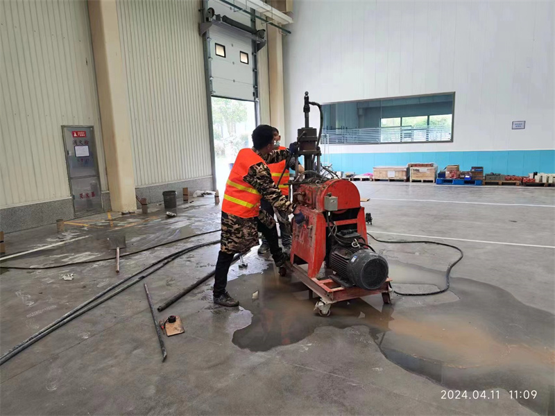 博乐厂房地面下沉塌陷注浆加固施工